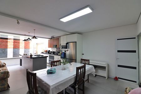 Casa para alugar com 370m², 3 quartos e 4 vagasCopa e Cozinha