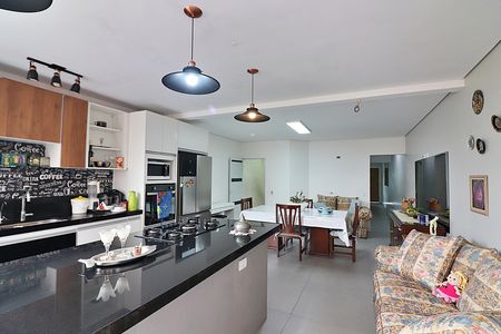 Casa para alugar com 370m², 3 quartos e 4 vagasCopa e Cozinha