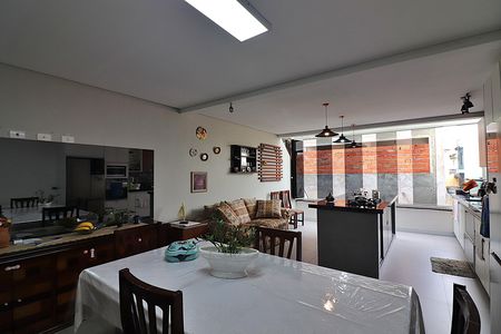 Casa para alugar com 370m², 3 quartos e 4 vagasCopa e Cozinha
