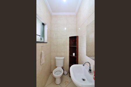 Casa para alugar com 370m², 3 quartos e 4 vagasBanheiro de serviço
