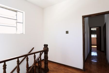 Casa à venda com 510m², 5 quartos e 3 vagas Casa à venda com 510m², 5 quartos e 3 vagasCorredor