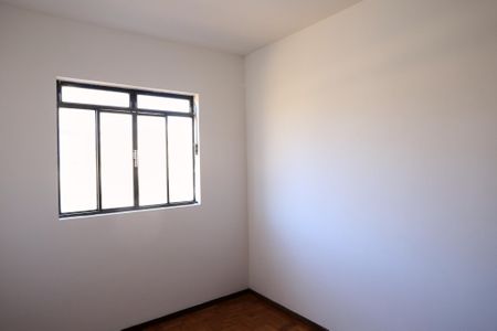 Casa à venda com 510m², 5 quartos e 3 vagas Casa à venda com 510m², 5 quartos e 3 vagasQuarto 2