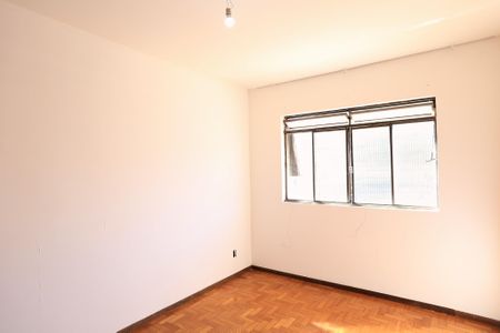 Casa à venda com 510m², 5 quartos e 3 vagas Casa à venda com 510m², 5 quartos e 3 vagasQuarto 1