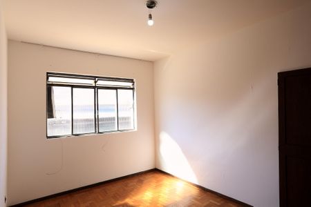 Casa à venda com 510m², 5 quartos e 3 vagas Casa à venda com 510m², 5 quartos e 3 vagasQuarto 1