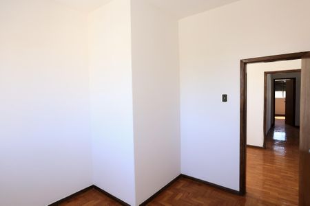 Casa à venda com 510m², 5 quartos e 3 vagas Casa à venda com 510m², 5 quartos e 3 vagasQuarto 3