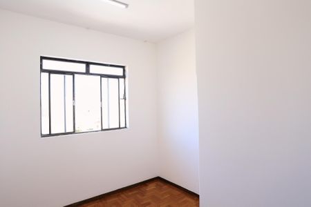 Casa à venda com 510m², 5 quartos e 3 vagas Casa à venda com 510m², 5 quartos e 3 vagasQuarto 3
