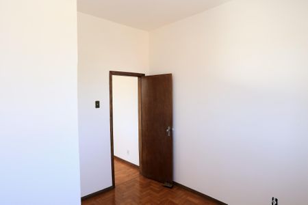 Casa à venda com 510m², 5 quartos e 3 vagas Casa à venda com 510m², 5 quartos e 3 vagasQuarto 3