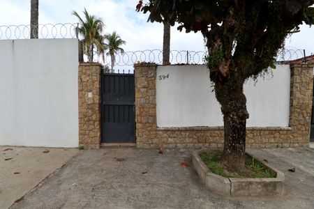 Casa para alugar com 500m², 4 quartos e 4 vagasFachada