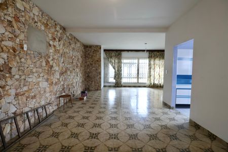 Casa para alugar com 500m², 4 quartos e 4 vagasSala