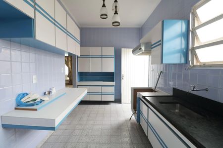 Casa para alugar com 500m², 4 quartos e 4 vagasCozinha