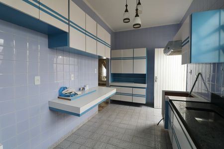 Casa para alugar com 500m², 4 quartos e 4 vagasCozinha