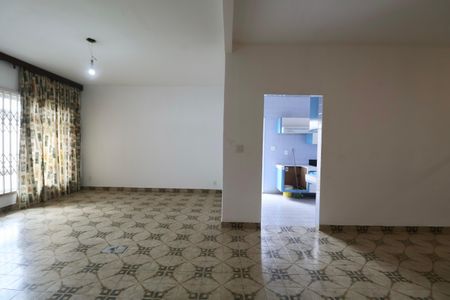 Casa para alugar com 500m², 4 quartos e 4 vagasSala