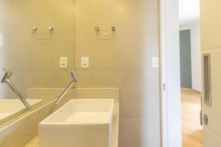 Apartamento à venda com 60m², 1 quarto e 2 vagas Apartamento à venda com 60m², 1 quarto e 2 vagasBanheiro