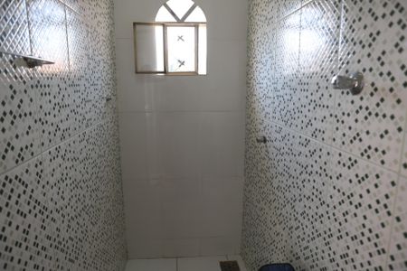 Casa à venda com 180m², 2 quartos e 2 vagasBanheiro de Serviço