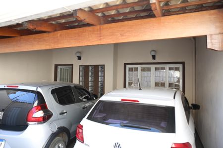 Casa à venda com 180m², 2 quartos e 2 vagasGaragem