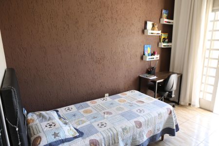 Casa à venda com 180m², 2 quartos e 2 vagasQuarto 1