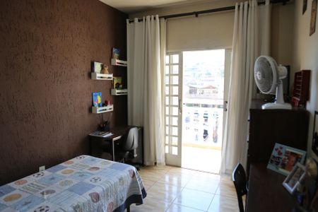 Casa à venda com 180m², 2 quartos e 2 vagasQuarto 1