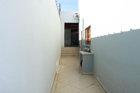 Casa para alugar com 200m², 3 quartos e 4 vagasCorredor Direito