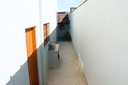 Casa para alugar com 200m², 3 quartos e 4 vagasCorredor Direito