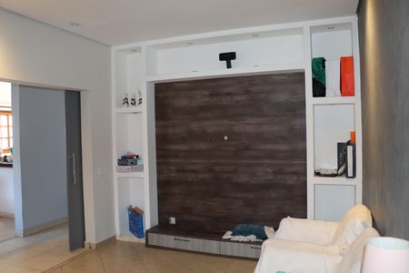 Casa para alugar com 200m², 3 quartos e 4 vagasÁrea comum - Sala de Cinema