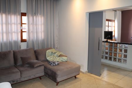Casa para alugar com 200m², 3 quartos e 4 vagasÁrea comum - Sala de Cinema