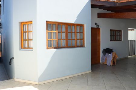 Casa para alugar com 200m², 3 quartos e 4 vagasCorredor Esquerdo