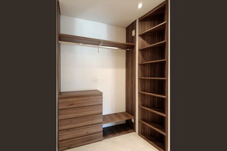 Apartamento para alugar com 82m², 1 quarto e 1 vaga Apartamento para alugar com 82m², 1 quarto e 1 vagaCloset da suíte