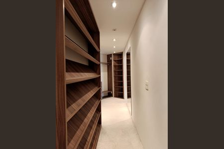 Apartamento para alugar com 82m², 1 quarto e 1 vaga Apartamento para alugar com 82m², 1 quarto e 1 vagaCloset da suíte