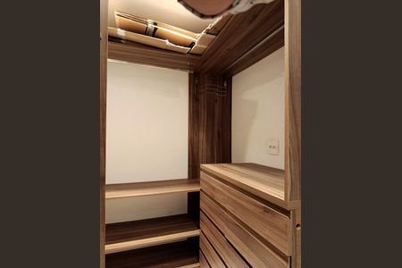 Apartamento para alugar com 82m², 1 quarto e 1 vaga Apartamento para alugar com 82m², 1 quarto e 1 vagaCloset da suíte