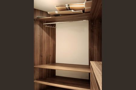 Apartamento para alugar com 82m², 1 quarto e 1 vaga Apartamento para alugar com 82m², 1 quarto e 1 vagaCloset da suíte