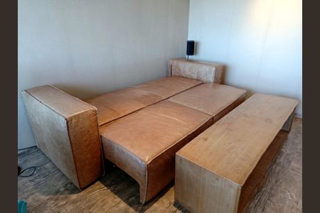 Apartamento para alugar com 82m², 1 quarto e 1 vaga Apartamento para alugar com 82m², 1 quarto e 1 vagaSala - detalhe sofá-cama