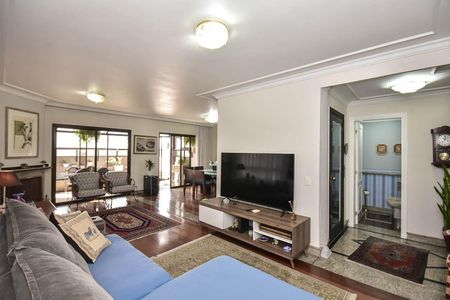 Apartamento para alugar com 228m², 4 quartos e 4 vagasSala