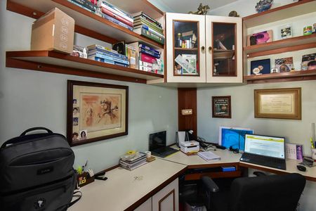 Apartamento para alugar com 228m², 4 quartos e 4 vagasQuarto de Serviço