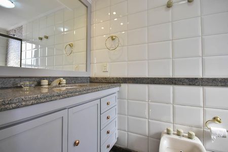 Apartamento para alugar com 228m², 4 quartos e 4 vagasBanheiro Suíte 2