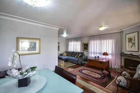 Apartamento para alugar com 228m², 4 quartos e 4 vagasSala