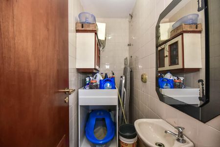 Apartamento para alugar com 228m², 4 quartos e 4 vagasBanheiro de Serviço