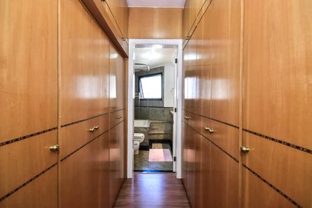 Apartamento para alugar com 228m², 4 quartos e 4 vagasArmário da Suíte 4