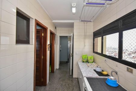 Apartamento para alugar com 228m², 4 quartos e 4 vagasÁrea de Serviço