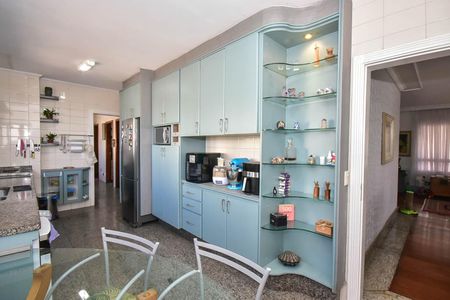 Apartamento para alugar com 228m², 4 quartos e 4 vagasCozinha