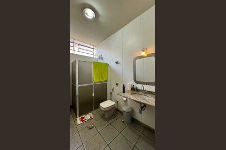 Casa à venda com 240m², 4 quartos e 2 vagasBanheiro 2