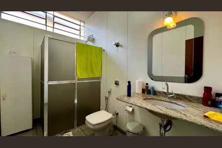 Casa à venda com 240m², 4 quartos e 2 vagasBanheiro 2