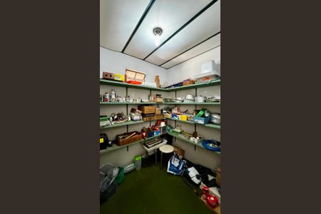 Casa à venda com 240m², 4 quartos e 2 vagasDespensa