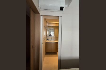 Apartamento à venda com 61m², 3 quartos e 1 vagaBanheiro suíte foto 2