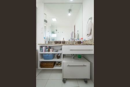 Apartamento à venda com 124m², 3 quartos e 2 vagasBanheiro da Suíte