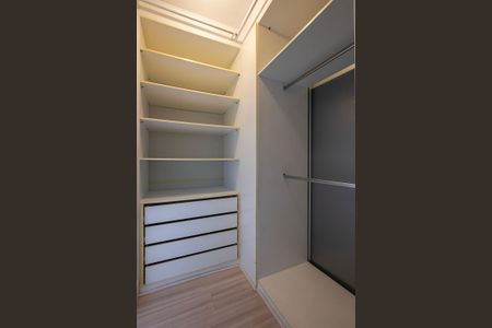 Apartamento para alugar com 87m², 2 quartos e 2 vagas Apartamento para alugar com 87m², 2 quartos e 2 vagasCloset da suíte