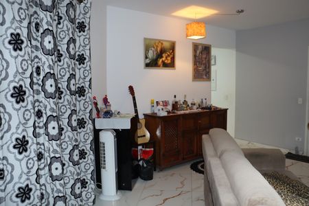 Apartamento para alugar com 82m², 2 quartos e 2 vagasSala