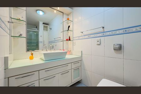 Apartamento à venda com 118m², 3 quartos e 1 vaga Apartamento à venda com 118m², 3 quartos e 1 vagaBanheiro da Suíte