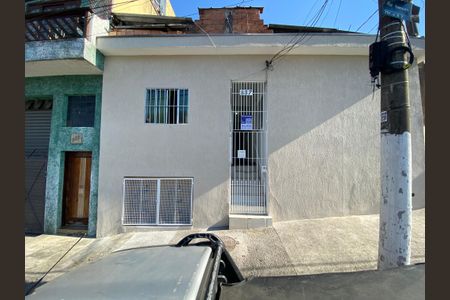 Casa à venda com 15m², 1 quarto e sem vaga Casa à venda com 15m², 1 quarto e sem vagaFachada