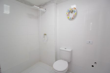 Apartamento à venda com 74m², 2 quartos e 1 vaga Apartamento à venda com 74m², 2 quartos e 1 vagaBanheiro