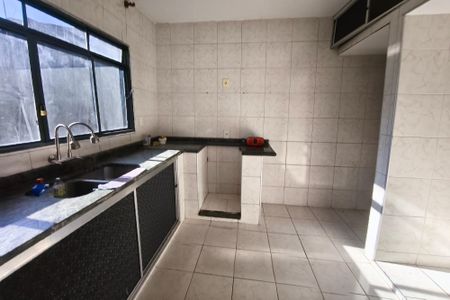 Casa para alugar com 290m², 2 quartos e 4 vagas Casa para alugar com 290m², 2 quartos e 4 vagasCozinha